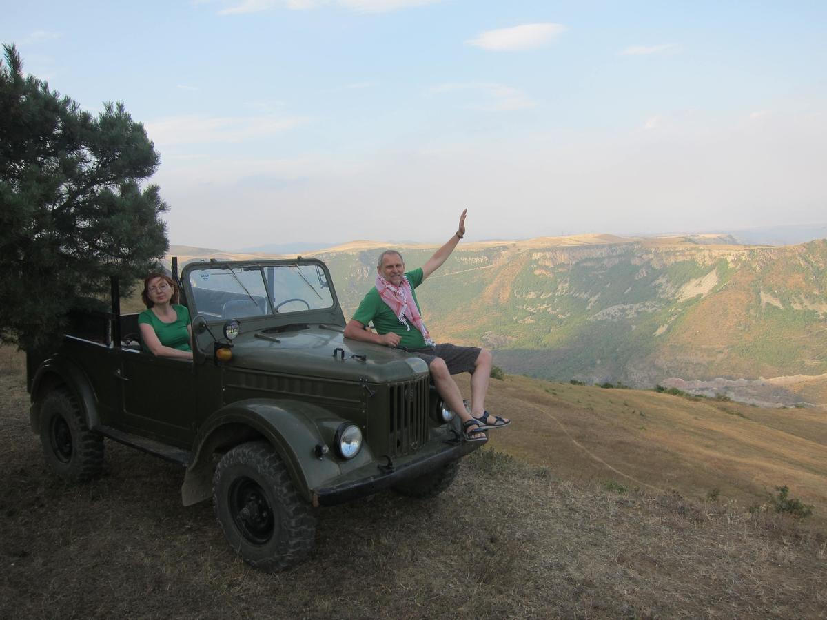 Saro B&B And Safari Tours Татьєв Екстер'єр фото