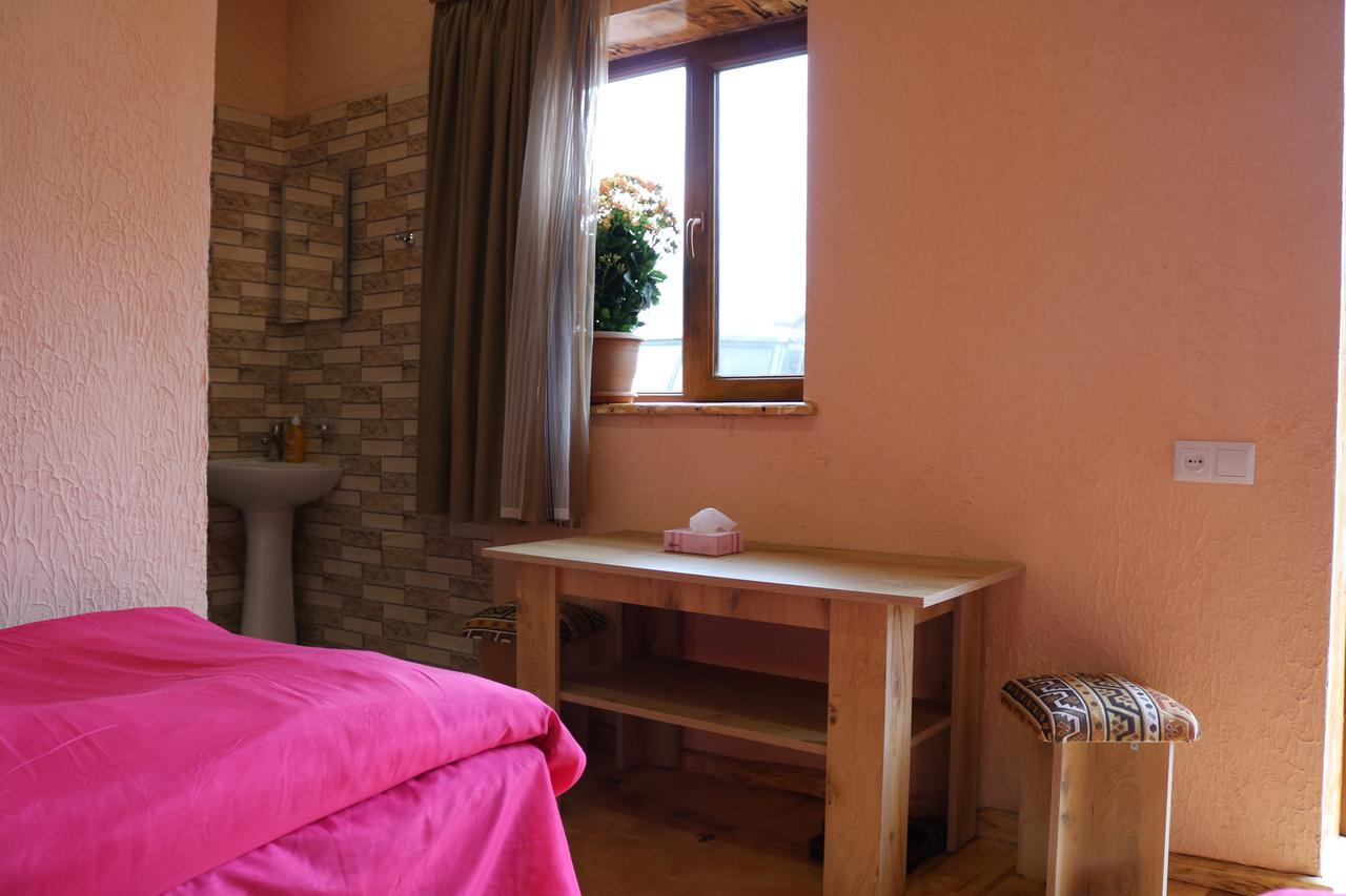 Saro B&B And Safari Tours Татьєв Екстер'єр фото
